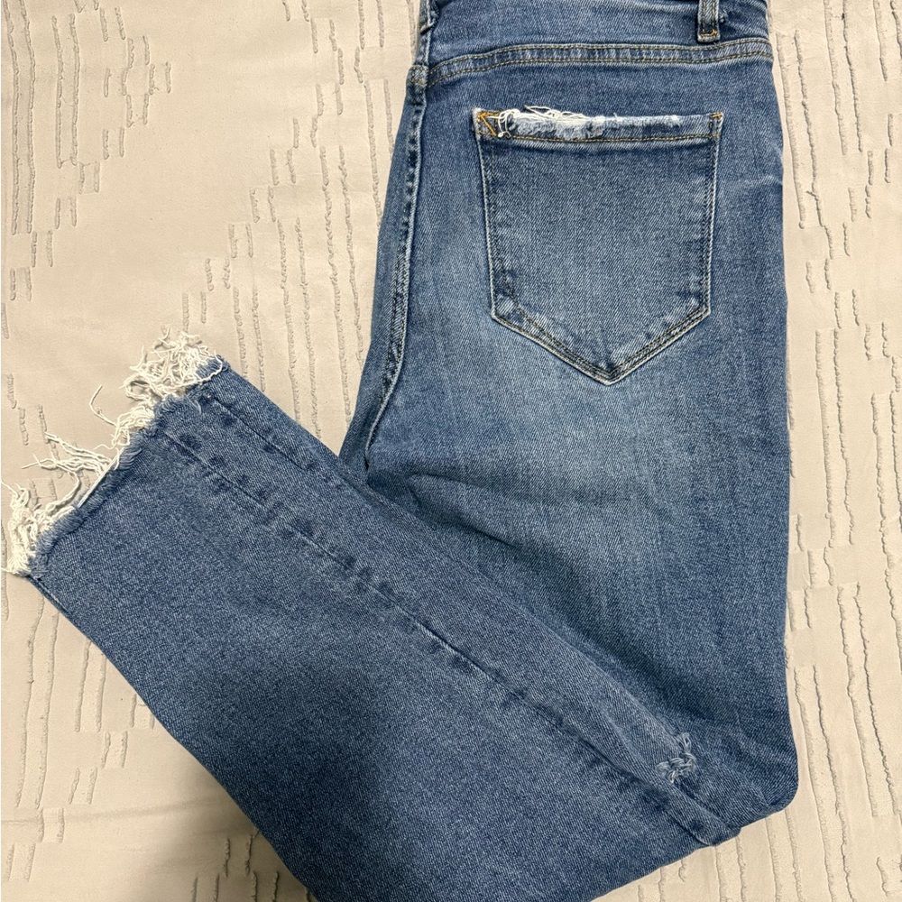 Kensie Frayed Hem Blue Jeans